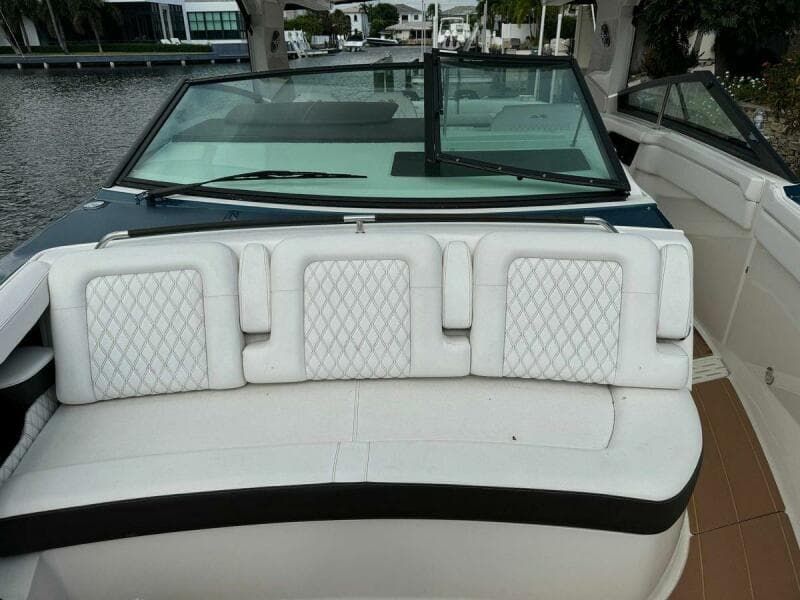 2021 Sea Ray 400 SLX OB