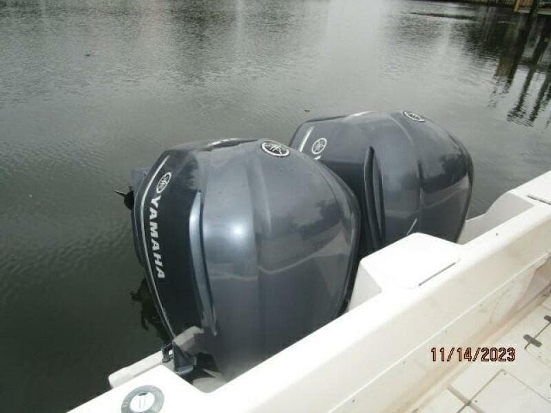 34' Intrepid outboards1