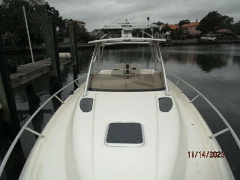 34' Intrepid foredeck aft