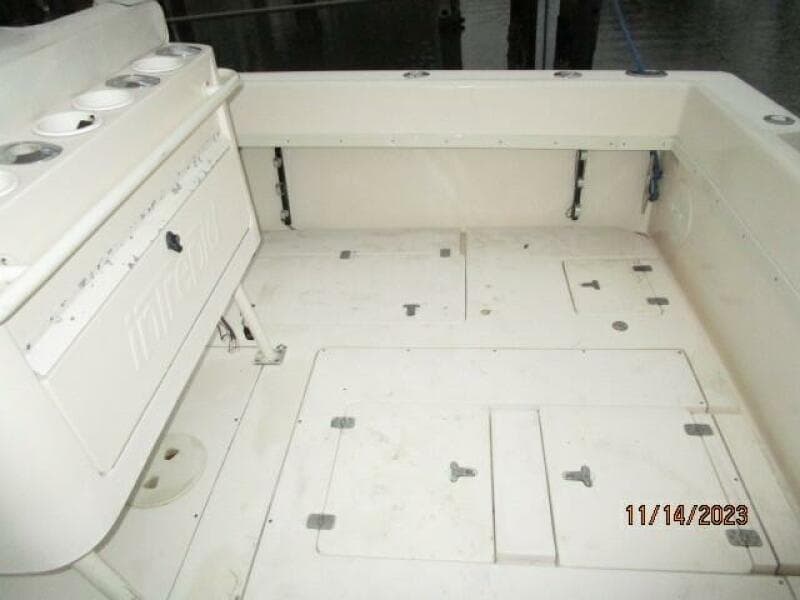 34' Intrepid cockpit starboard