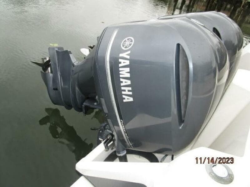 34' Intrepid outboards2