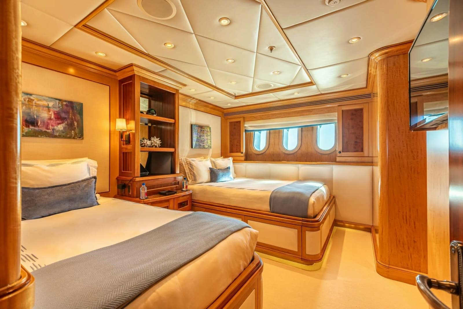 2009 Trinity Yachts Custom - Photo 20