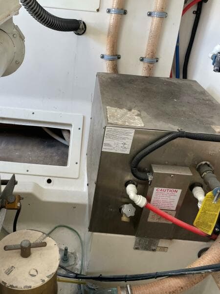 2001 Cabo 35 Express