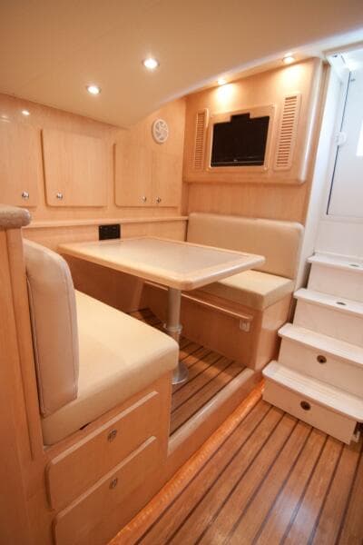 Out Island 38 Express-Cabin