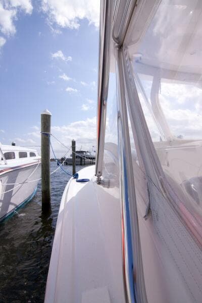 Out Island 38 Express-Sidedeck