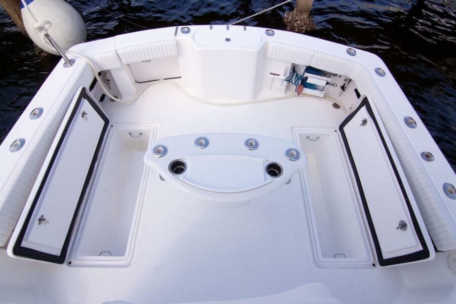 Out Island 38 Express-Cockpit