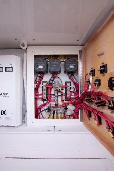 Out Island 38 Express-Engine Room