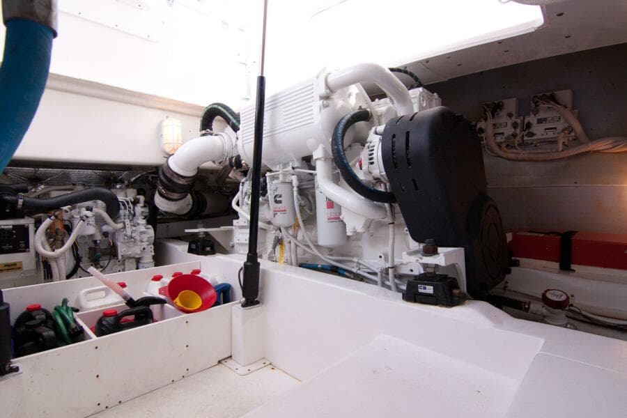 Out Island 38 Express-Engine Room