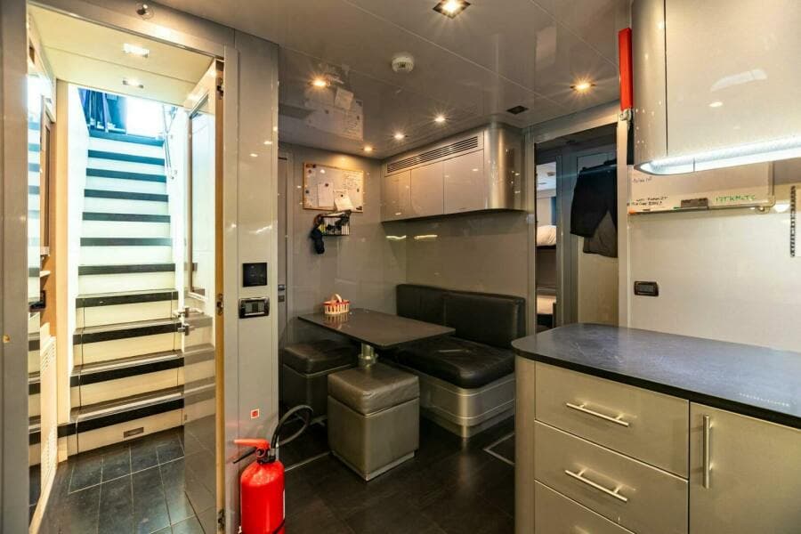 2013 Overmarine Mangusta 108