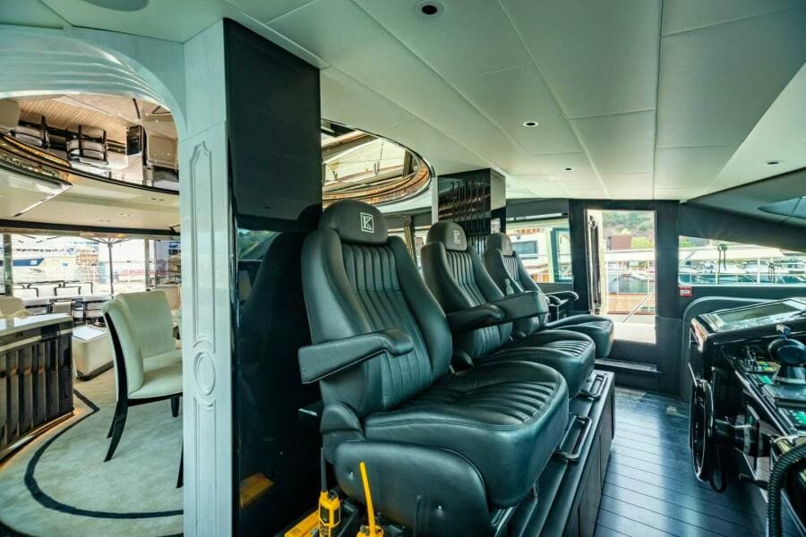 2013 Overmarine Mangusta 108