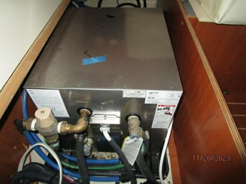 41' Hunter water heater