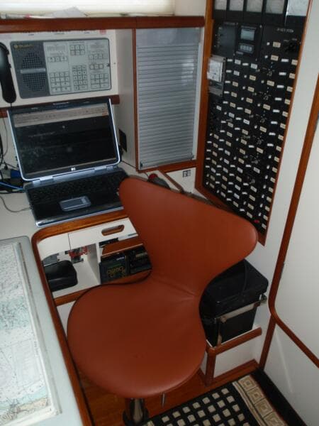 1986 Deerfoot 74 Pilothouse