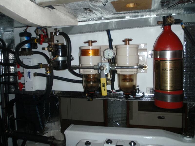 1986 Deerfoot 74 Pilothouse