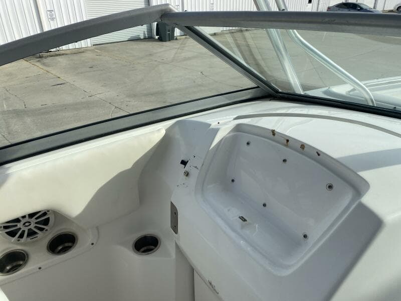 2011 Robalo  - Photo 20