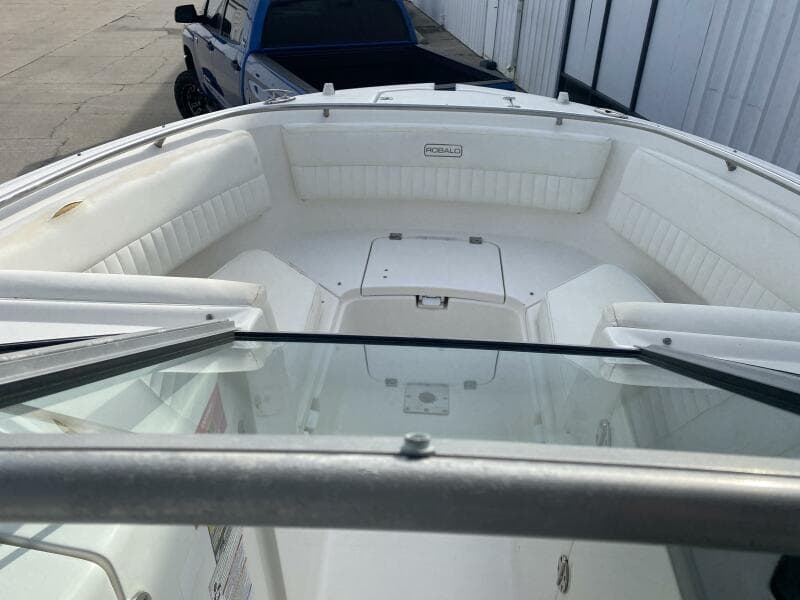 2011 Robalo  - Photo 18