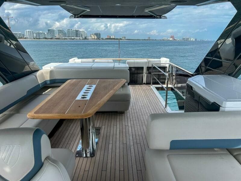 2024 Fairline Squadron 68