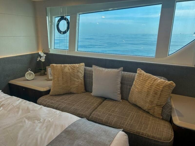 2024 Fairline Squadron 68