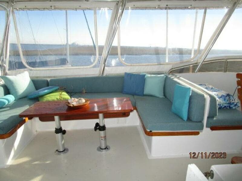 72' DeFever flybridge port