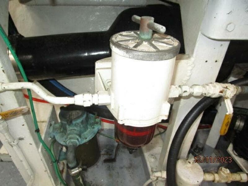 72' DeFever starboard generator Racor fuel filter