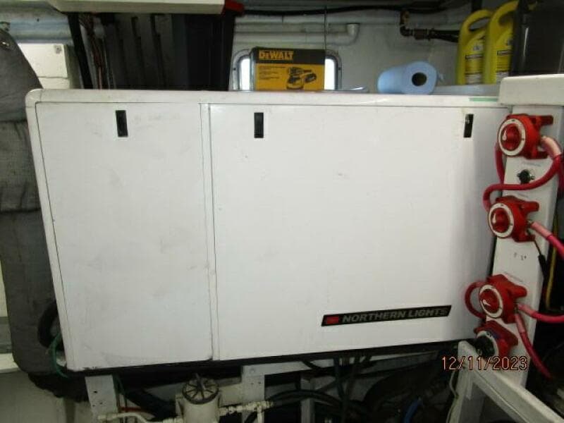 72' DeFever starboard generator