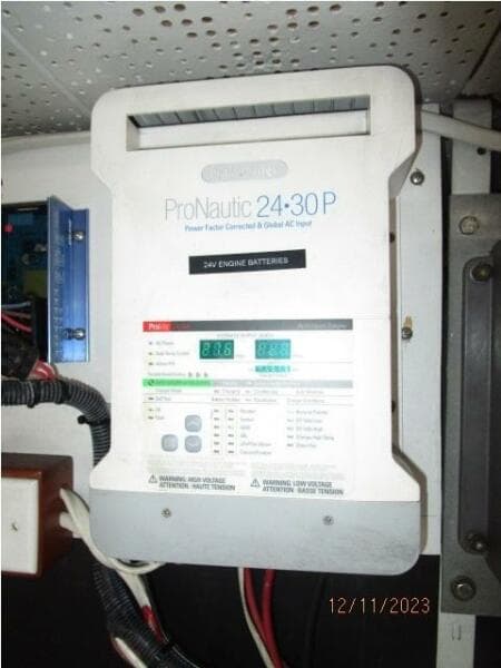 72' DeFever battery charger1