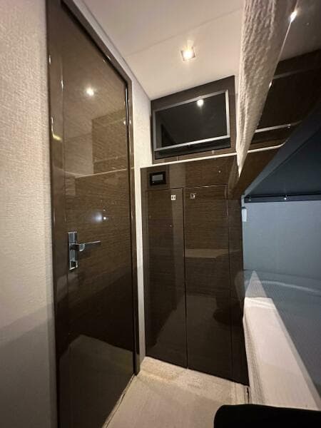 2019 Cruisers Yachts 50 Cantius