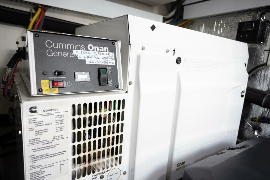 2019 Cruisers Yachts 50 Cantius