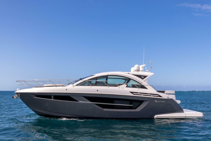 2019 Cruisers Yachts 50 Cantius