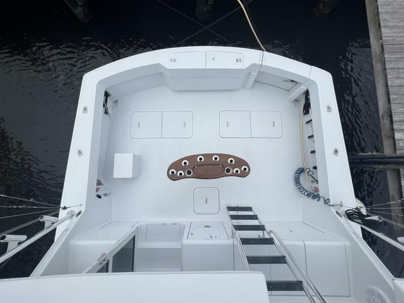 Hatteras SF Down Time - Cockpit