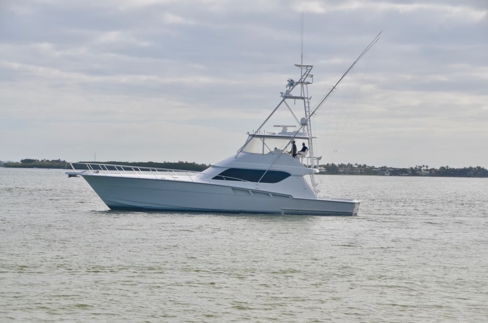 1999 Hatteras 60 Convertible - Photo 1