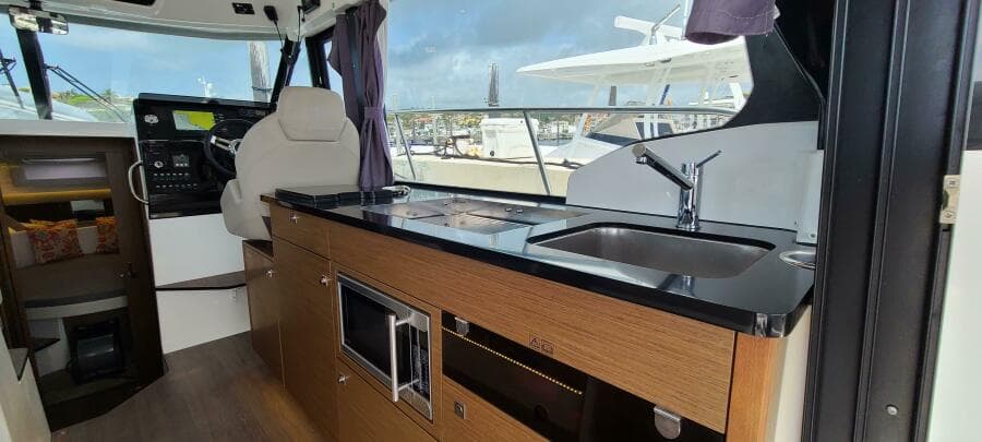 2021 Jeanneau NC 1095 Fly