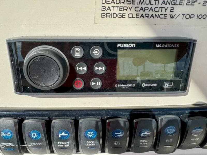 2019 Sailfish 220 CC