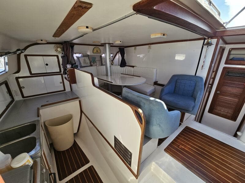 1992 Endeavour Catamaran 30