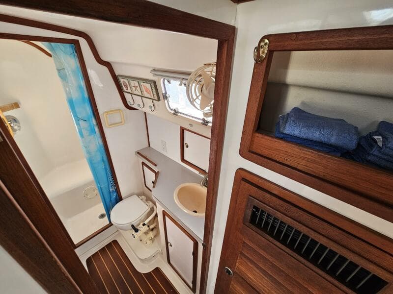 1992 Endeavour Catamaran 30