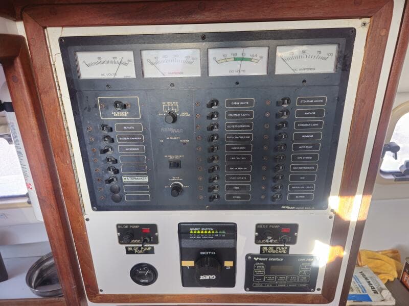 1992 Endeavour Catamaran 30