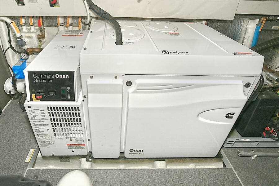 2022 Absolute 62 Fly