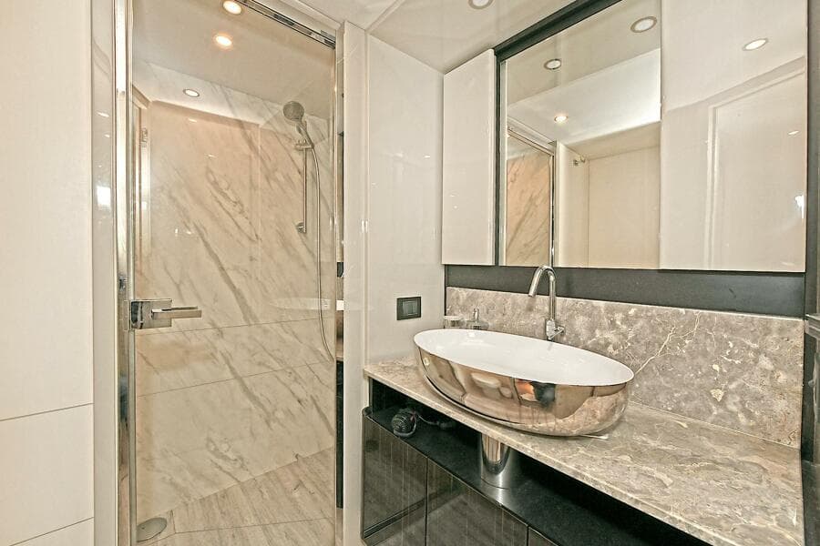 2022 Absolute 62 Fly