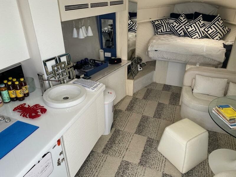 1993 Silverton 38 Express