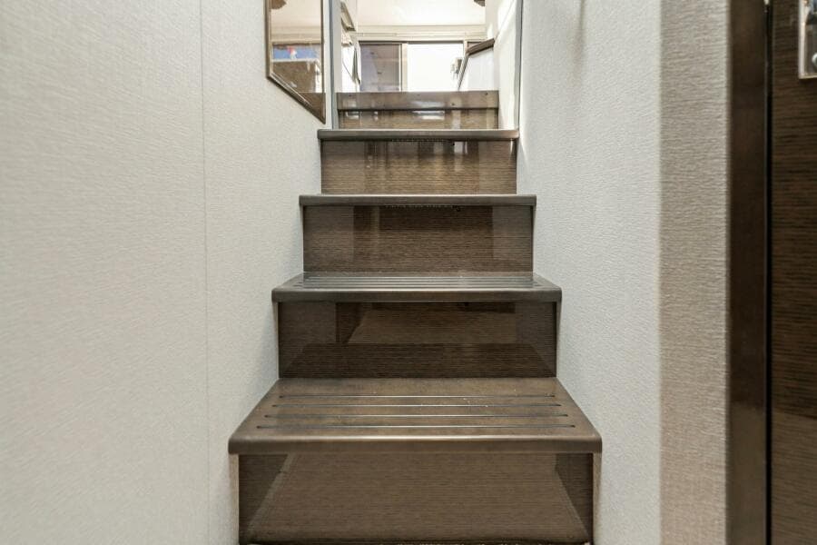 2020 46 Cruisers Cantius - Sweet Caroline - Companionway