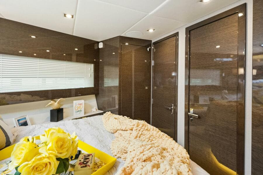 2020 46 Cruisers Cantius - Sweet Caroline - VIP Stateroom