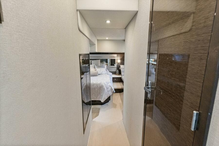 2020 46 Cruisers Cantius - Sweet Caroline - Master Stateroom