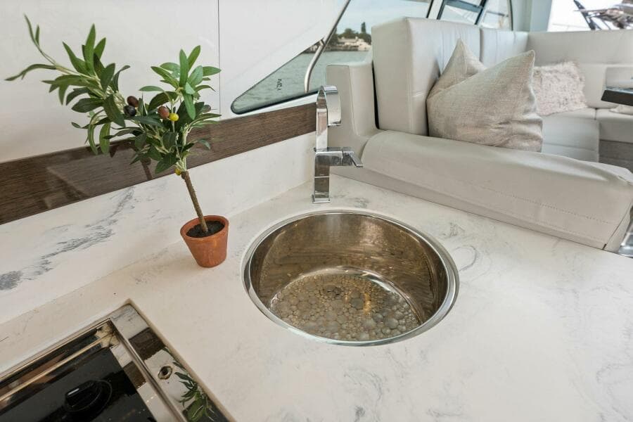 2020 46 Cruisers Cantius - Sweet Caroline - Sink