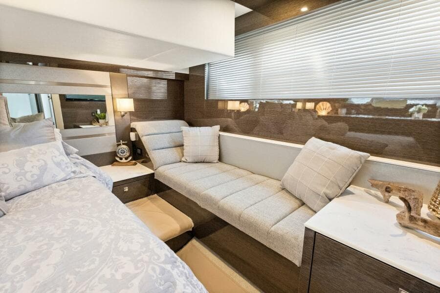 2020 46 Cruisers Cantius - Sweet Caroline - Master Stateroom