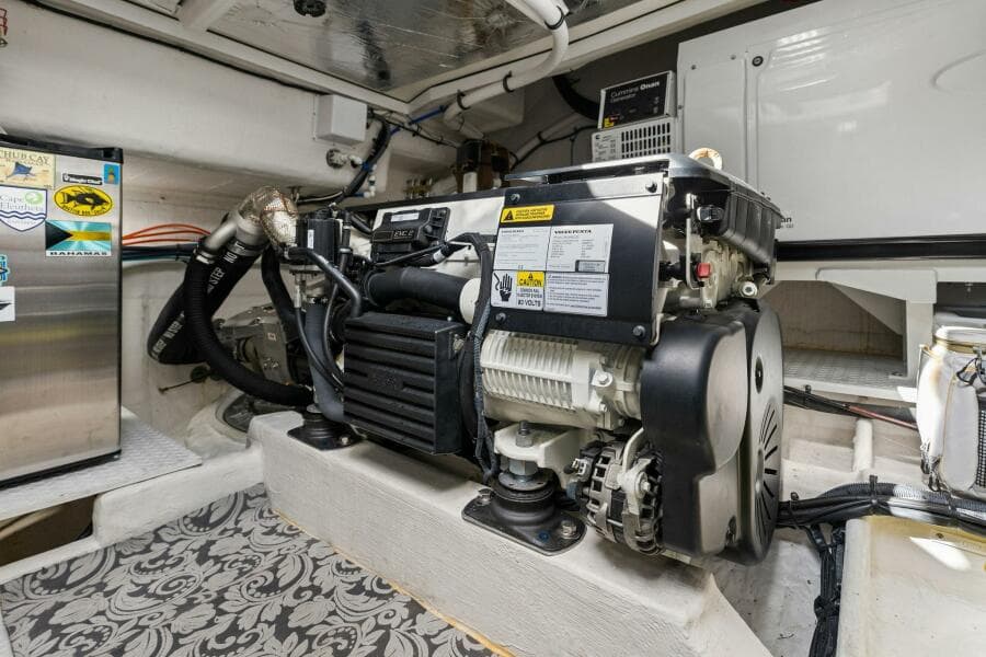 2020 46 Cruisers Cantius - Sweet Caroline - Engine Room