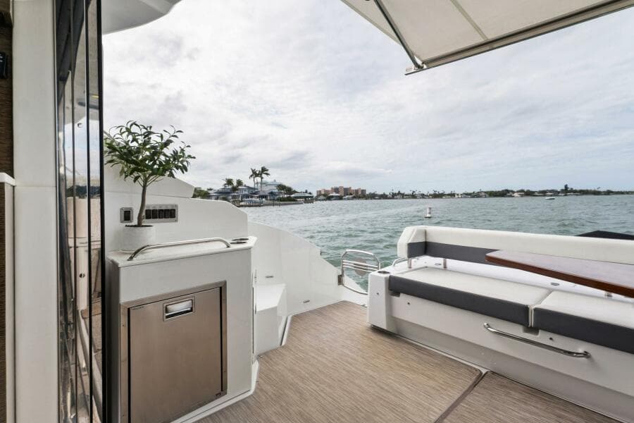 2020 46 Cruisers Cantius - Sweet Caroline - Cockpit Refrigerator