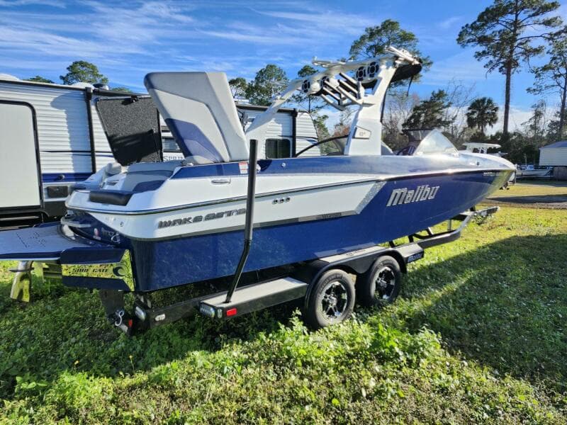 2018 Malibu Wakesetter 24 MXZ