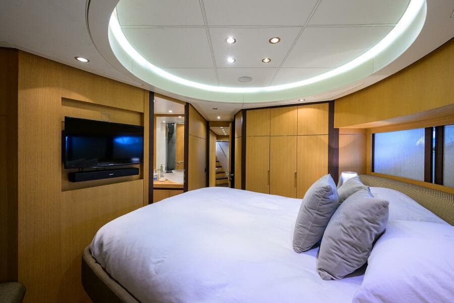 2009 Pershing 90 Express