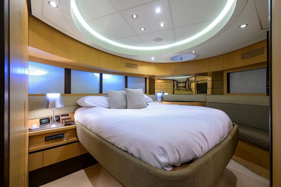 2009 Pershing 90 Express