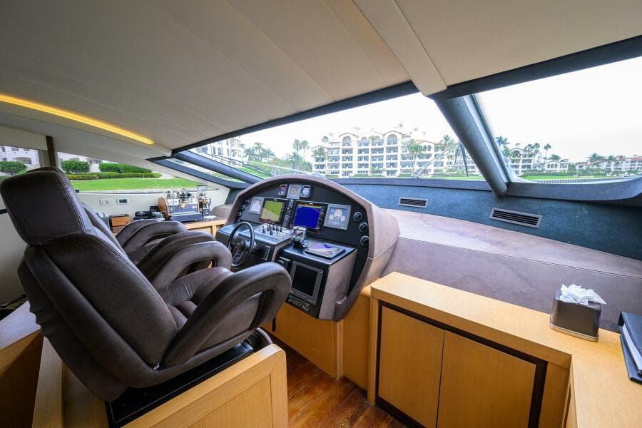 2009 Pershing 90 Express
