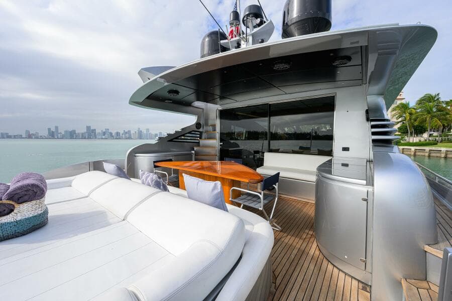 2009 Pershing 90 Express